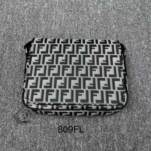 809# Cross man bags - Image 6